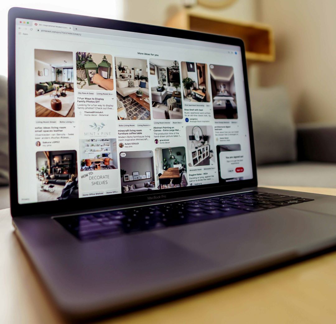 Paid vs organic search blog cover by LeAds Ug